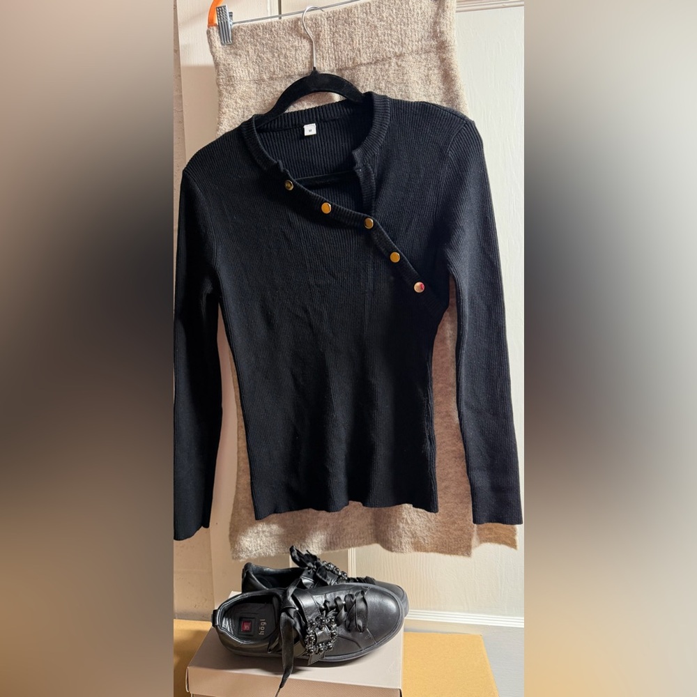 Modern Citizen wool skirt/Black Ribbed Crewneck Sweater